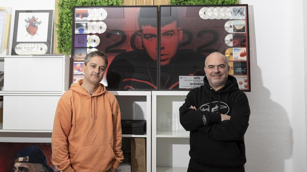 Carlos y Unai durante la entrevista con El Español.