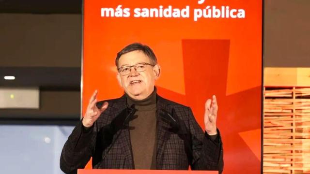El secretario general del PSPV Ximo Puig durante el acto de este sábado por la sanidad pública.