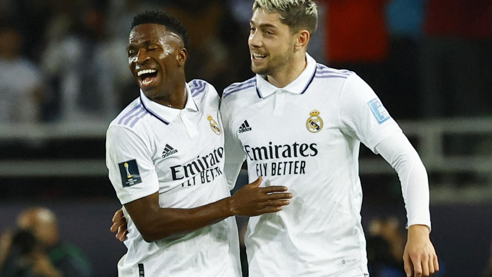 Vinicius y Valverde celebran sus respectivos goles.