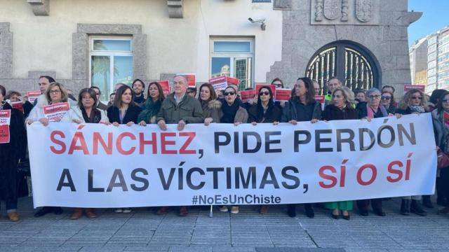 Protesta del PP de A Coruña ante la Delegación del Gobierno.