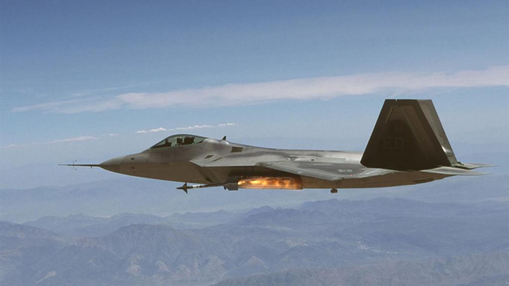 F-22 lanzando misil AIM 9X