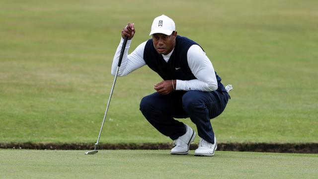 Tiger Woods durante un partido de la temporada pasada