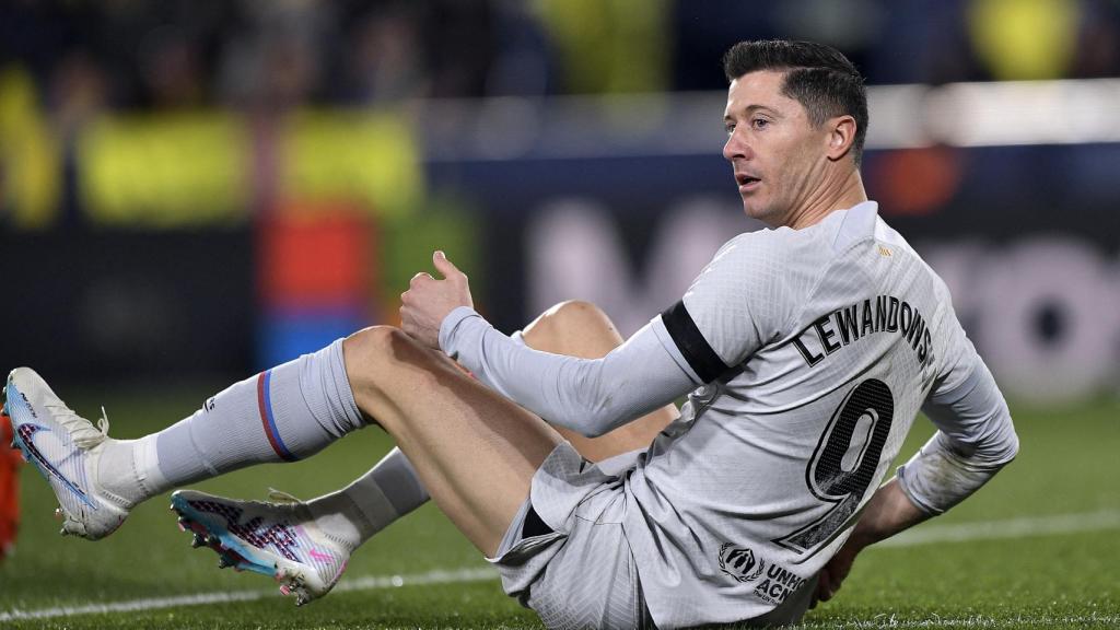 Robert Lewandowski se lamenta de una ocasión fallada contra el Villarreal
