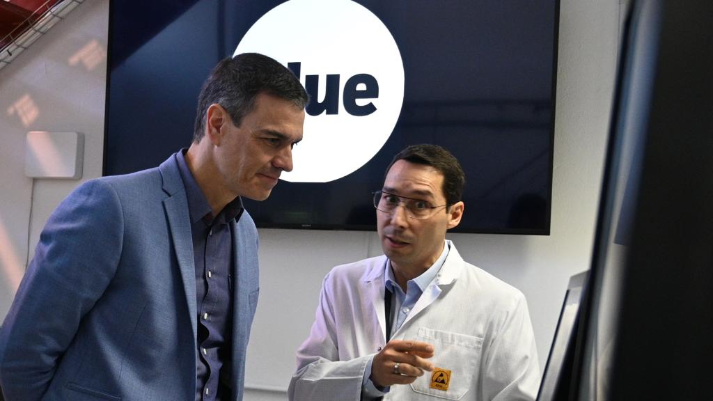 Pedro Sánchez, en su visita a la tecnológica de Málaga.