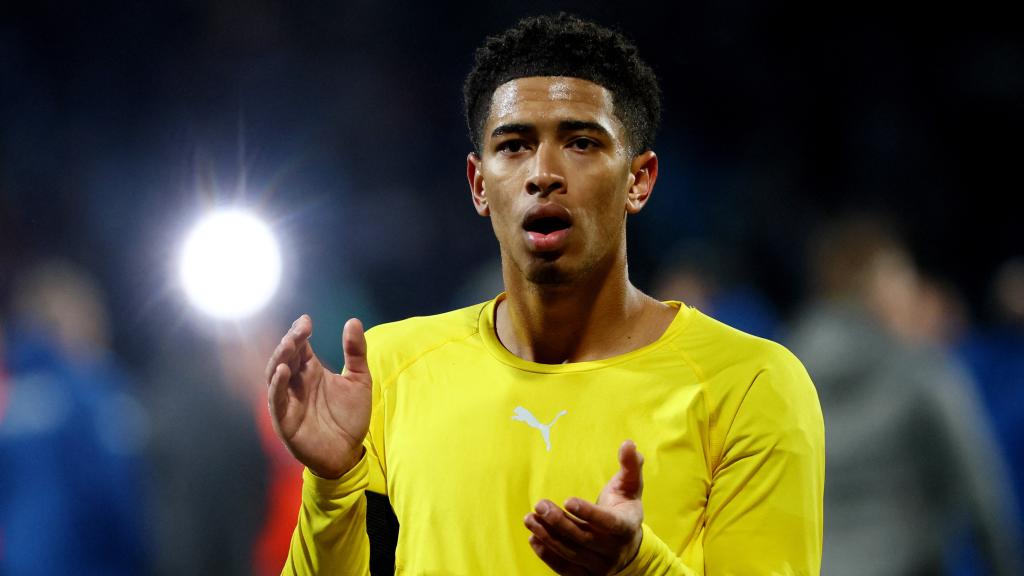 Bellingham celebra una victoria con el Borussia Dortmund.