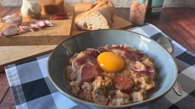 La receta de sopas de ajo con la que hasta Victoria Beckham rebañaría el plato