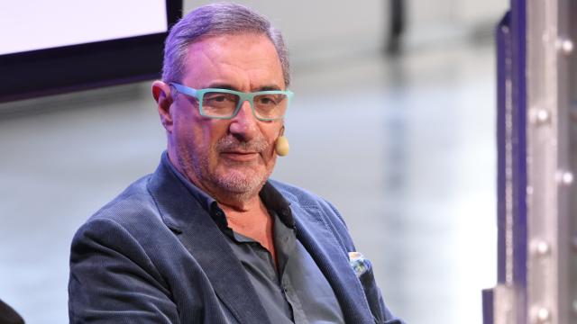 El periodista y presentador Carlos Herrera en la jornada 'Armados de Valor', en el marco del Día Mundial de la Radio, este lunes 13 de febrero de 2023.