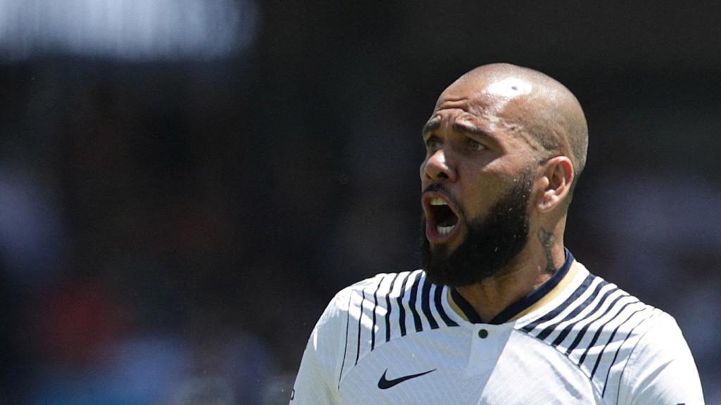 Dani Alves, en un partido de fútbol.