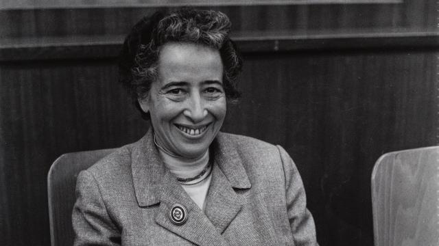 Hannah Arendt en el I Congreso de Críticos Culturales, 1958. Foto: Münchner Stadtmuseum, Sammlung Fotografie, Archivo Barbara Niggl Radloff