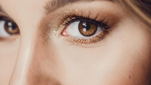 Detalle de un maquillaje de ojos,