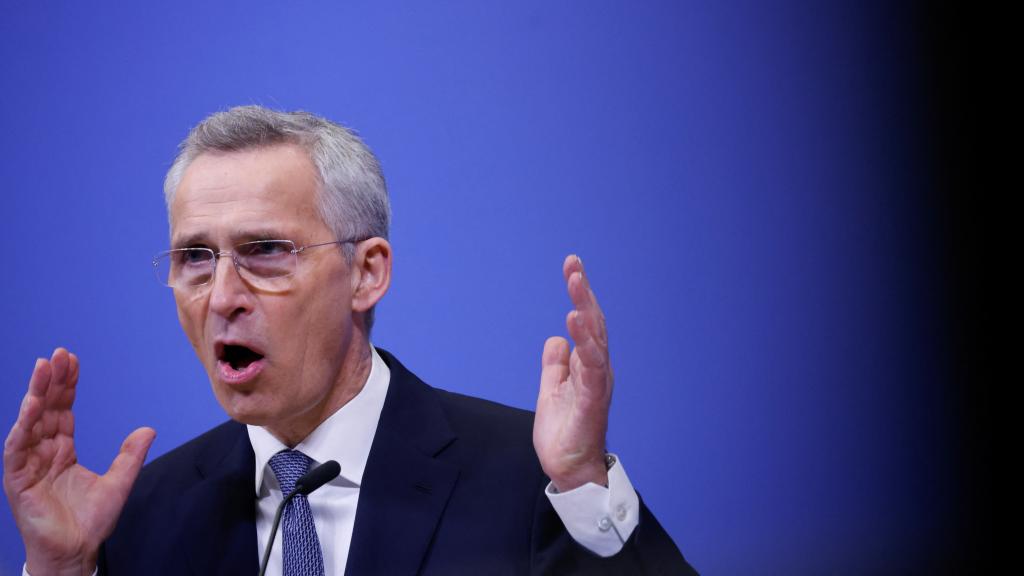 El secretario general de la OTAN, Jens Stoltenberg, durante la rueda de prensa de este lunes