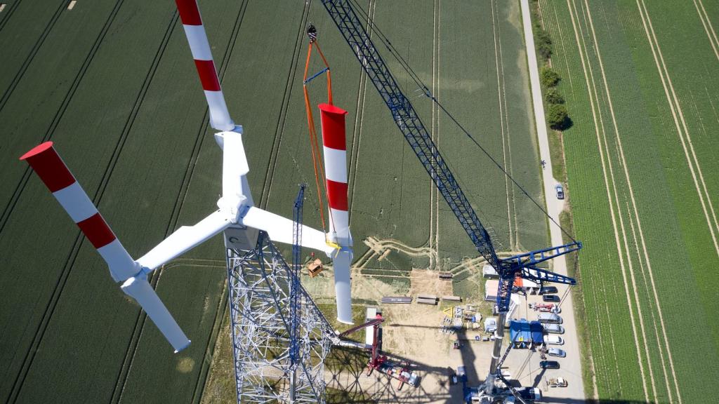 Instalación del aerogenerador Vertical Sky A32.