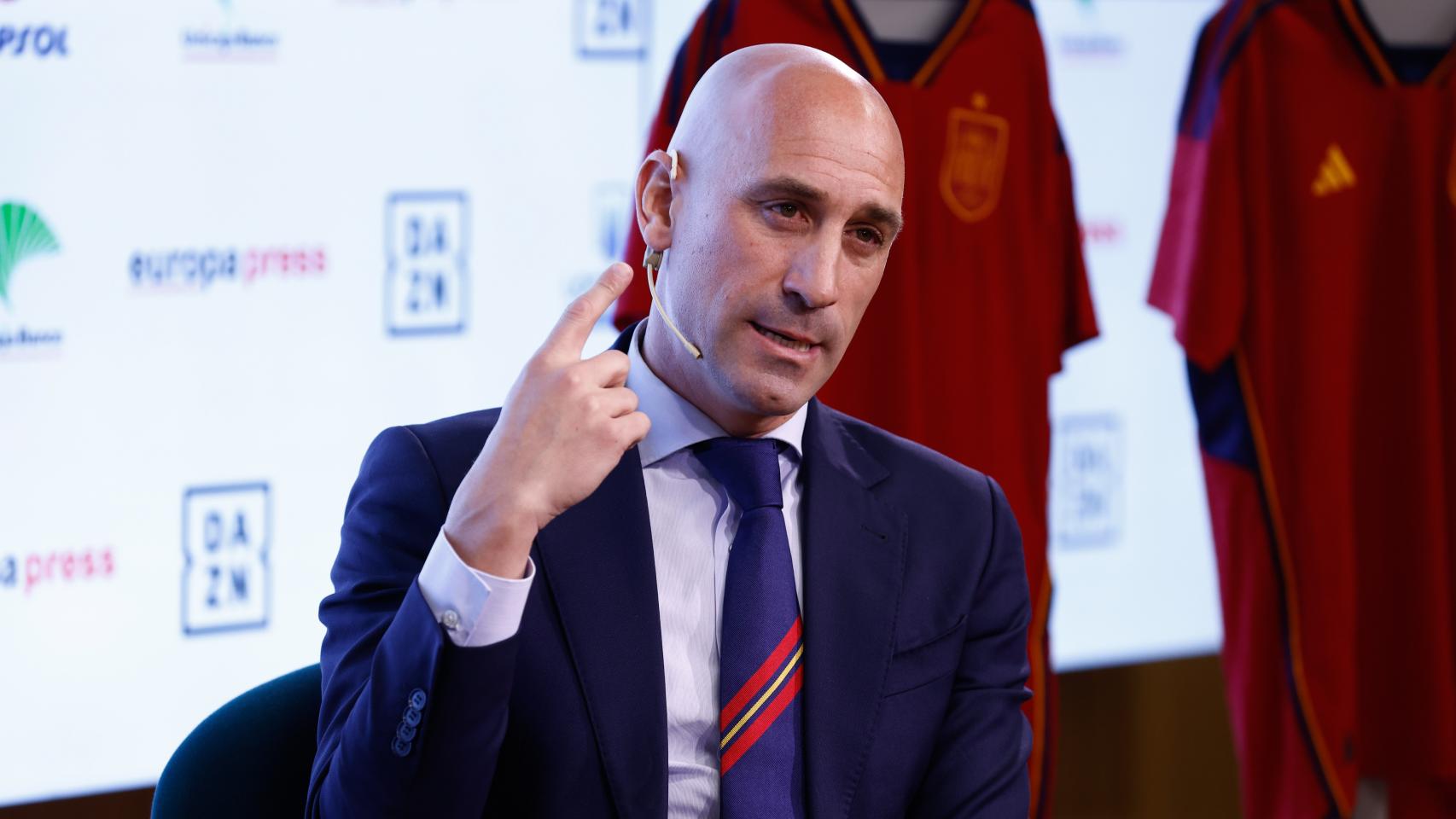 Luis Rubiales durante un desayuno informativo