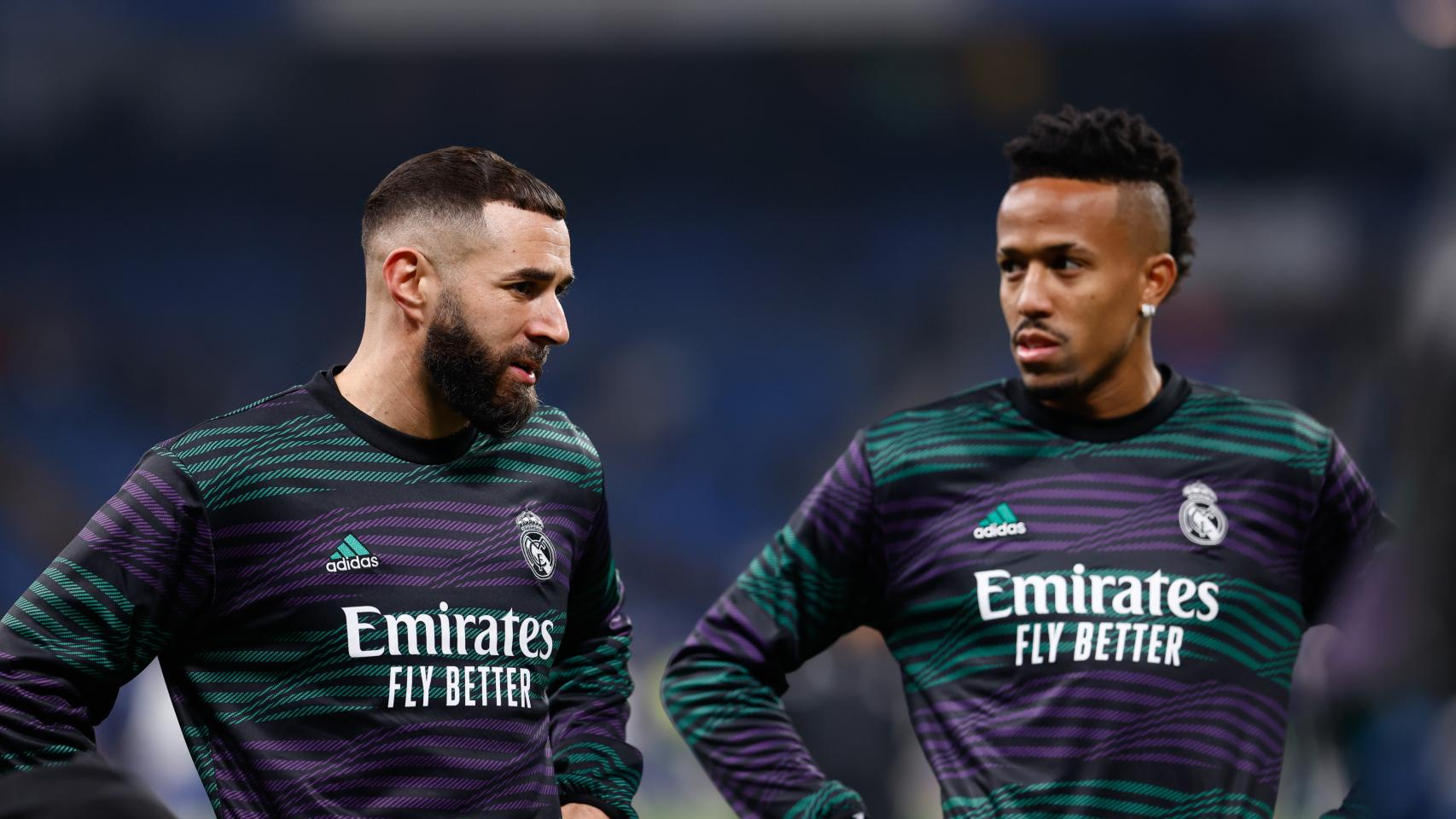 Benzema y Militao durante un calentamiento