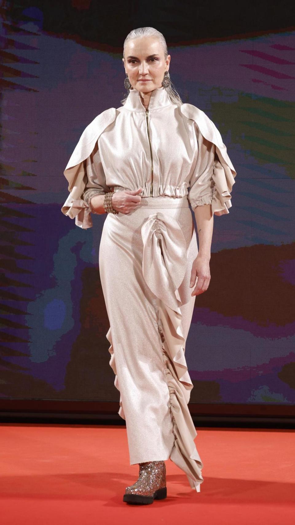 Modelo del desfile 'Inefable' de María Lafuente.