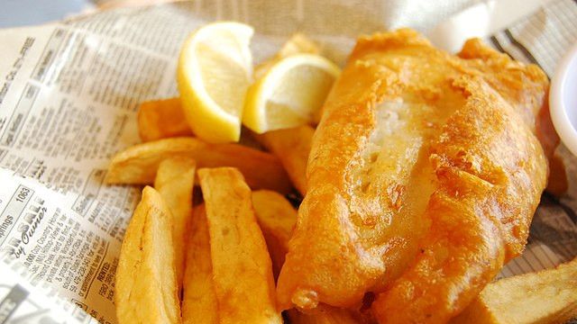 Un plato de fish and chips, en imagen de archivo.