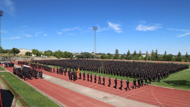 Imagen de un acto de graduación de alumnos de la Escuela de Policía de Ávila.