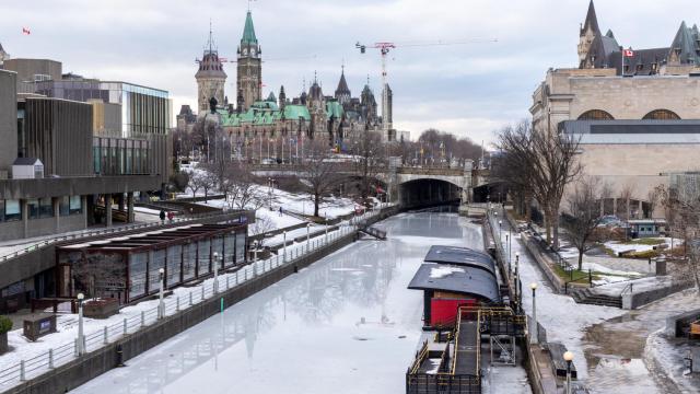 Imagen de archivo de una panorámica del Rideau Canal en invierno.