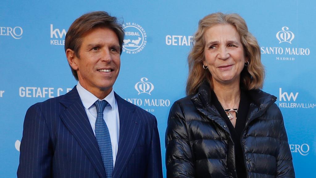 Manuel Díaz y la infanta Elena en la presentación del festejo taurino a favor del Banco de Alimentos.