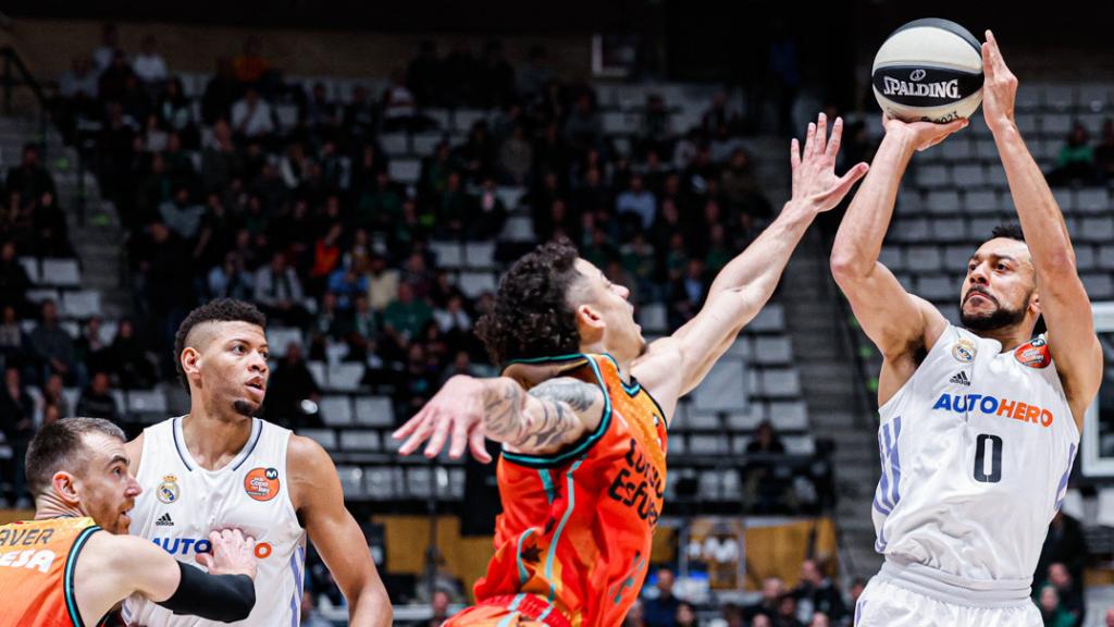 Nigel Williams-Goss intenta un triple en la Copa del Rey