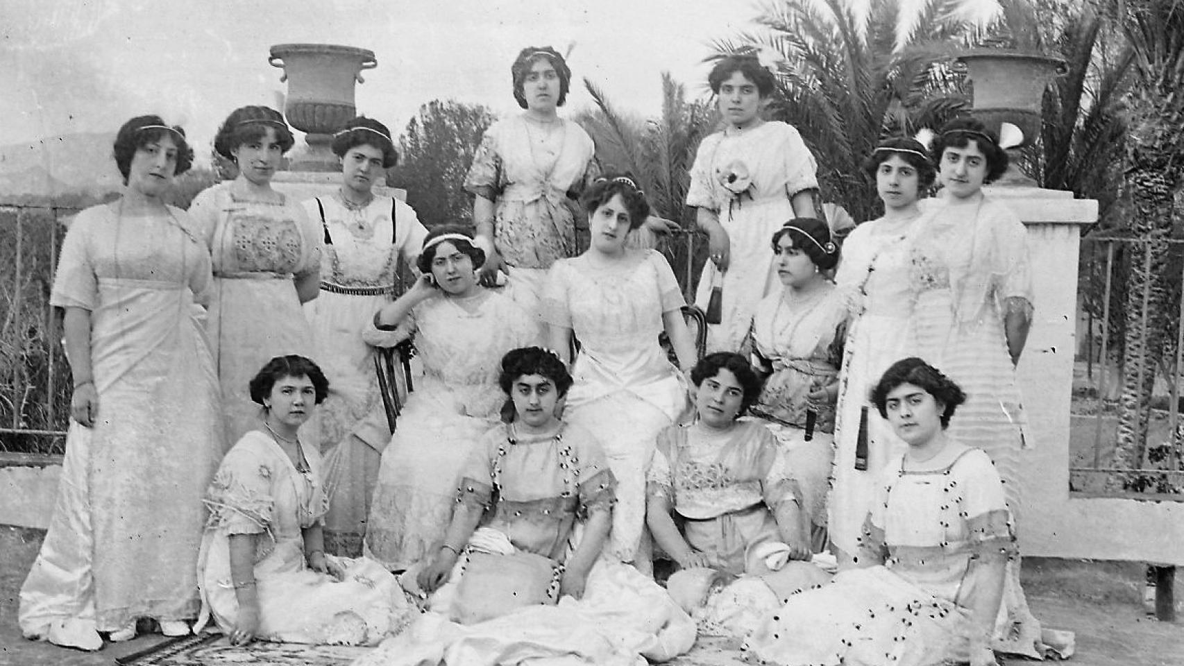 Fiestas de Carnaval del Ateneo (1923). Foto: AMAB, Fondo Fotográfico Collado, 336.