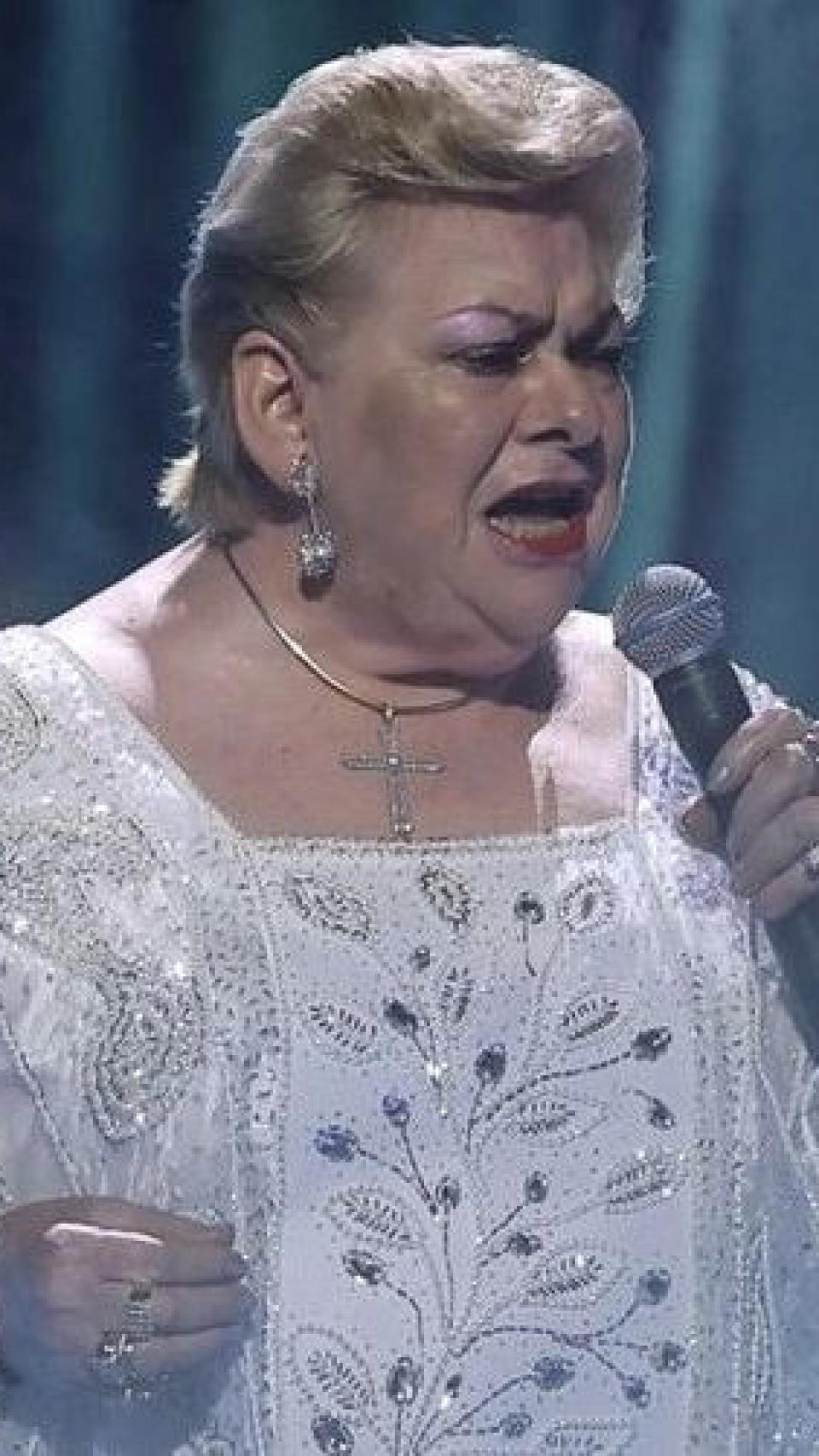 Paquita la del Barrio durante una de sus actuaciones.