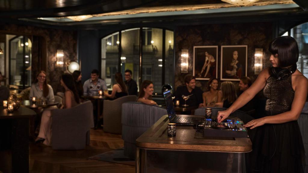 El restaurante en sus noches de DJ.