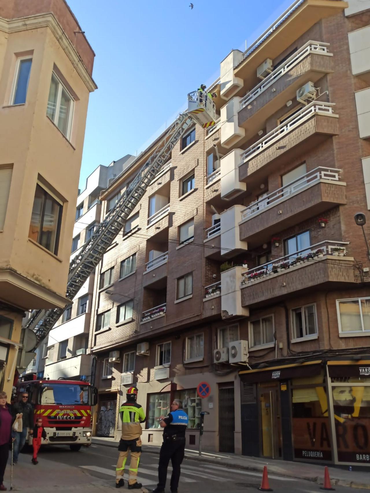 Intervención de los bomberos en la calle Toro de Zamora.
