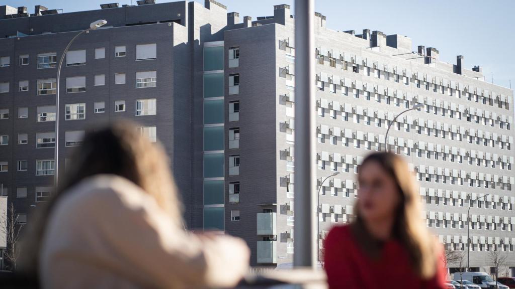 Alejandra Jacinto se cita con Madrid Total en el desarrollo urbanístico de Puente de Vallecas.