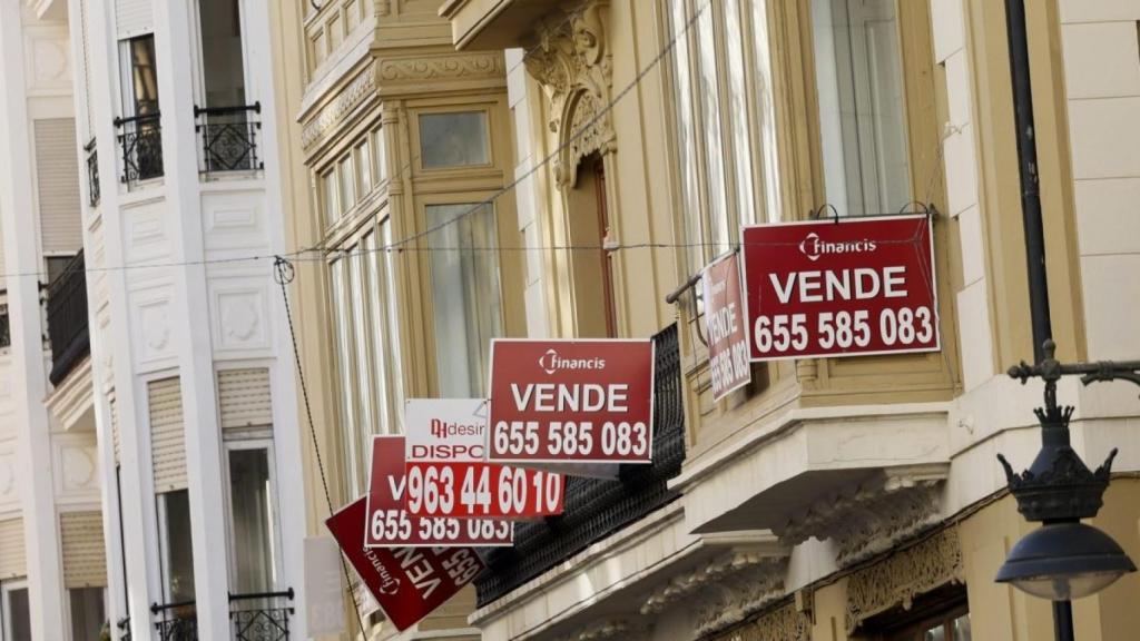 Varias viviendas en venta, en imagen de archivo.
