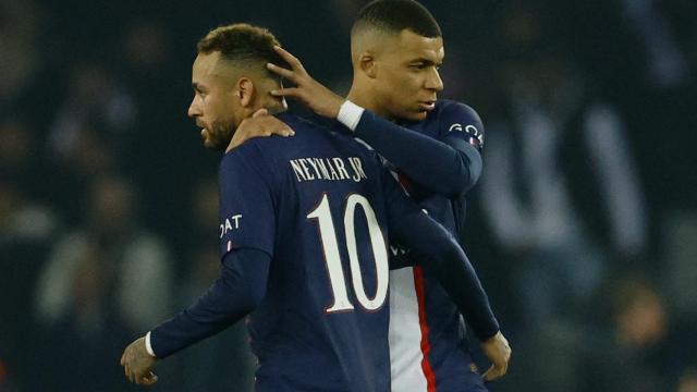 Neymar y Mbappé, durante el partido contra el Bayern de Champions League.