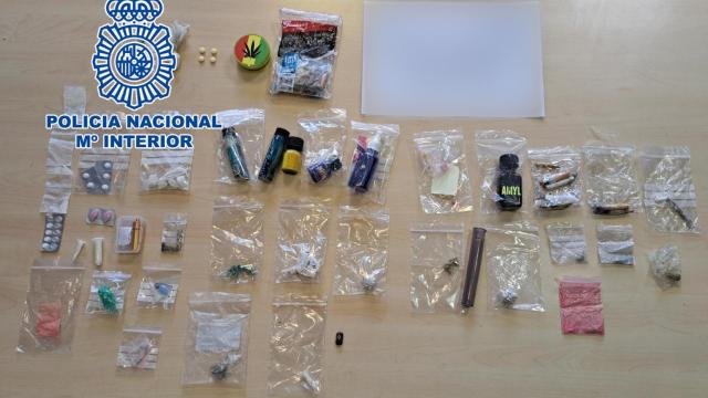 Las sustancias estupefacientes intervenidas en los dos locales de Alicante.