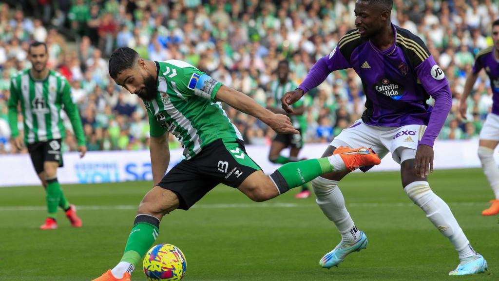 Fekir encara a un rival frente al Real Valladolid.