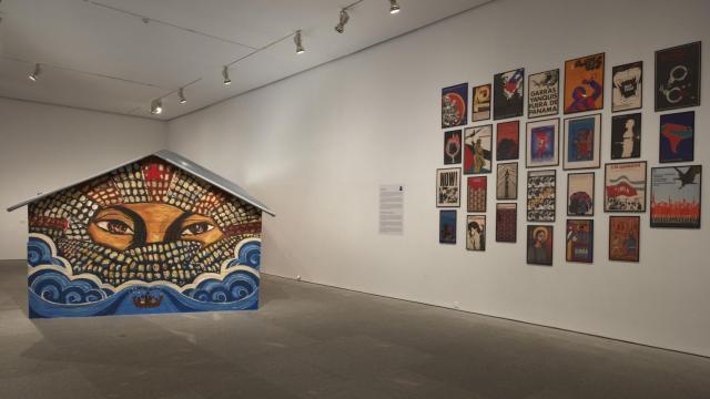 Vista de la exposición 'Giro gráfico. Como en el muro la hiedra'. Museo Reina Sofía, 2022. Actualmente en el MUAC de Ciudad de México