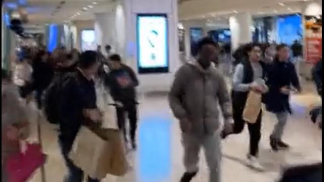 Foto extraída de un vídeo en plena huída.