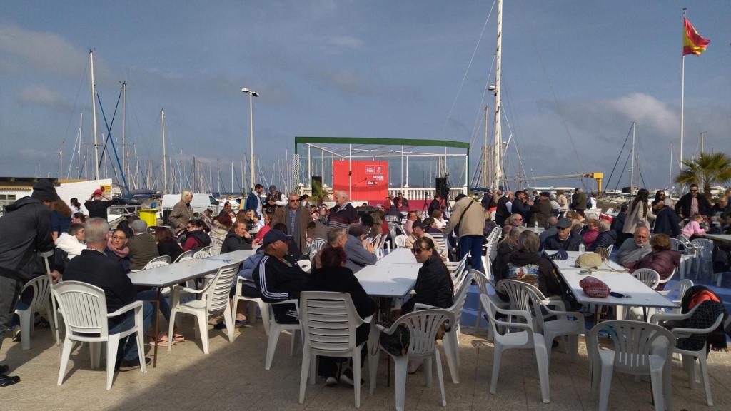 Cientos de militantes, este domingo, en el Club Náutico de Los Nietos.