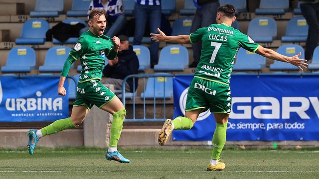 Lebedenko celebra su primer gol con la camiseta del Deportivo.