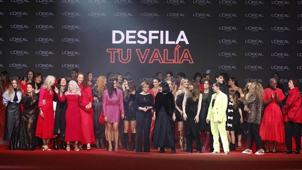 Fin del desfile 'L'Oréal Paris - Desfila tu valía'.