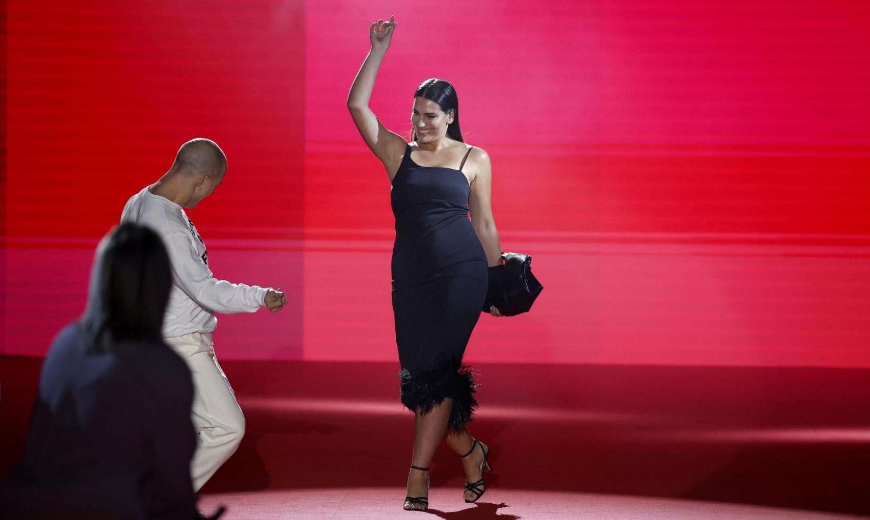 Una modelo en el desfile de 'L'Oréal Paris- Desfila tu valía'.