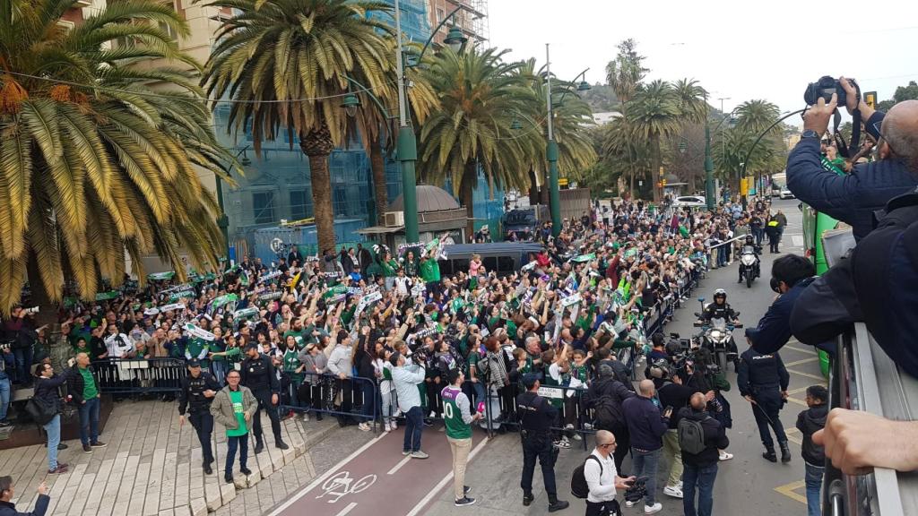 El Unicaja, ya en la sede.