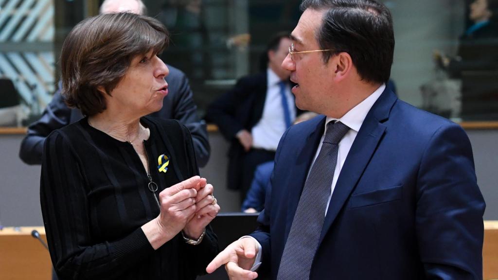 José Manuel Albares conversa con su homóloga francesa, Catherine Colonna