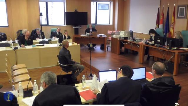 Javier Cabello Carrera, uno de los mineros heridos, durante su declaración de hoy en los juzgados de León