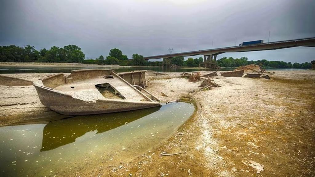 Imagen de archivo del río Po durante la sequía. EFE