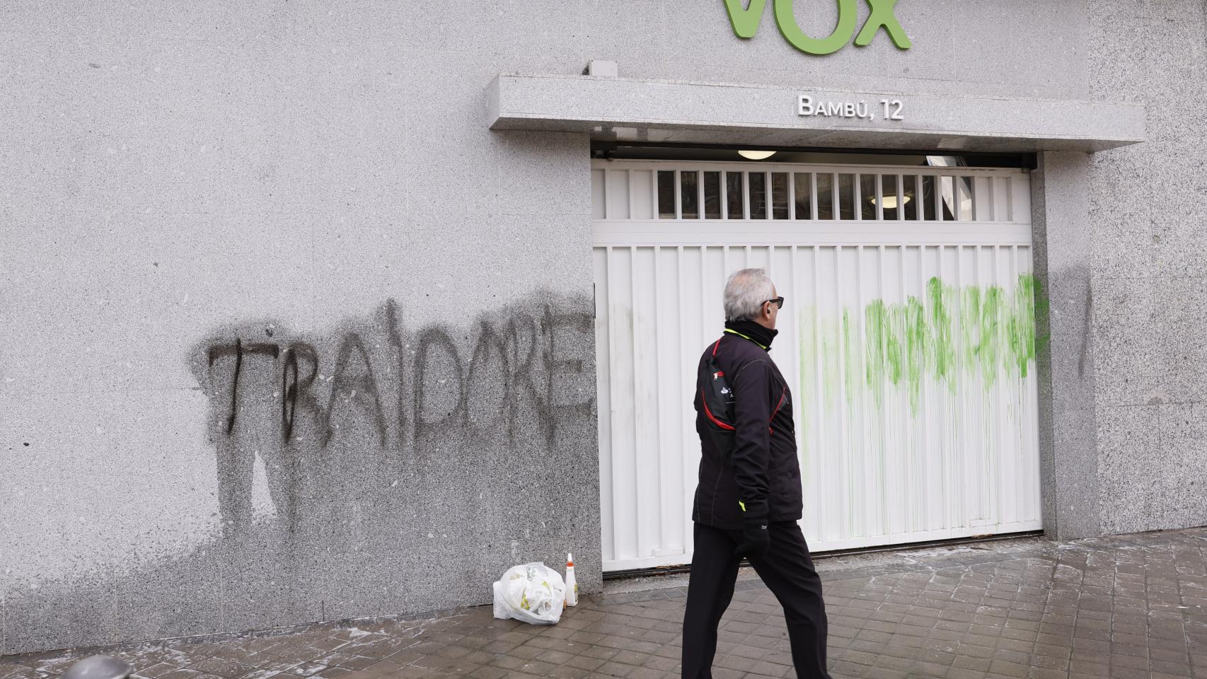 Así ha amanecidola sede de Vox este lunes 20 de febrero.