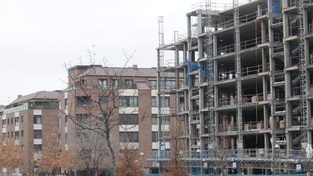 Unas viviendas en construcción.