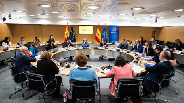 Nadia Calviño, reunida con la misión del Parlamento Europeo para evaluar la gestión de los fondos UE en España.