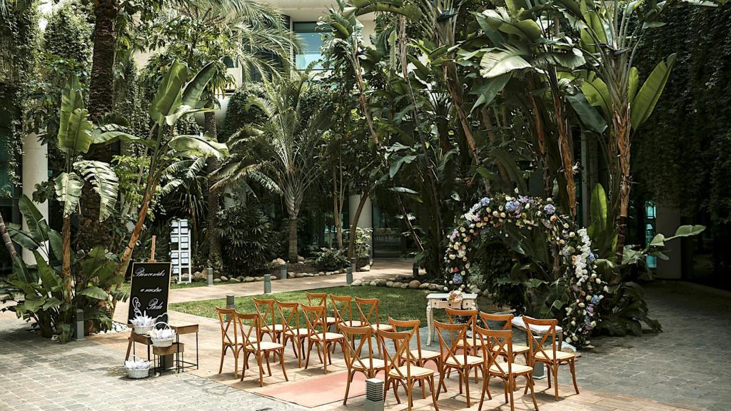El jardín del Hotel Deloix en Benidorm.