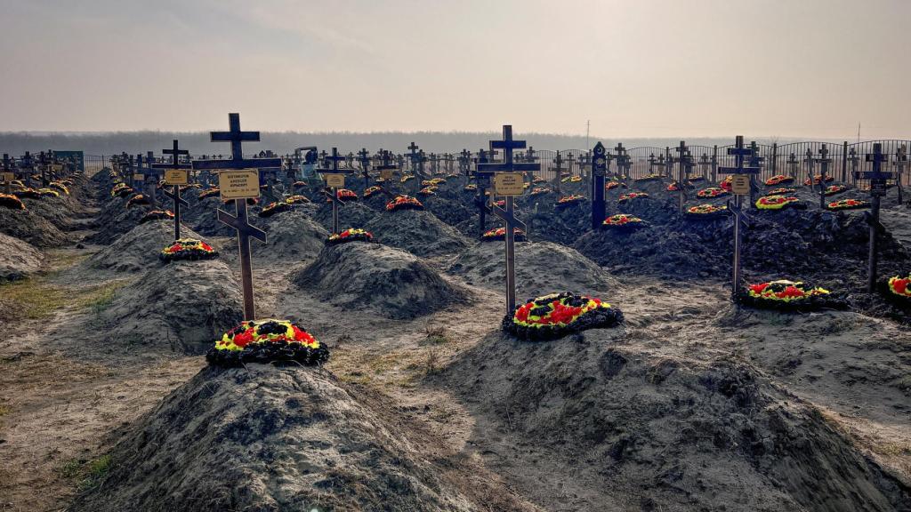 Tumbas de combatientes del grupo mercenario ruso Wagner en la región de Krasnodar.