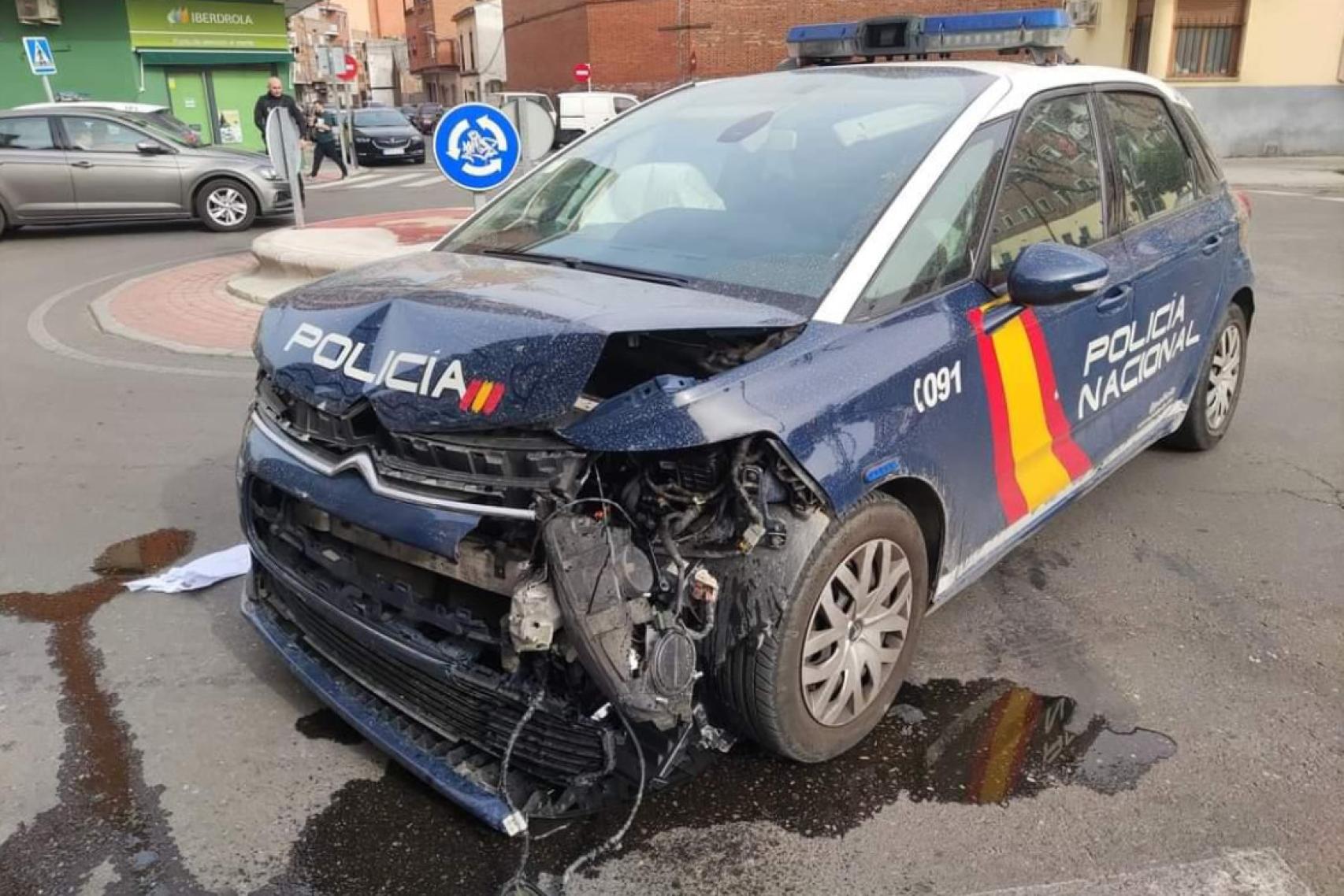 Coche policial. Foto: Twitter @SocialDrive_es.