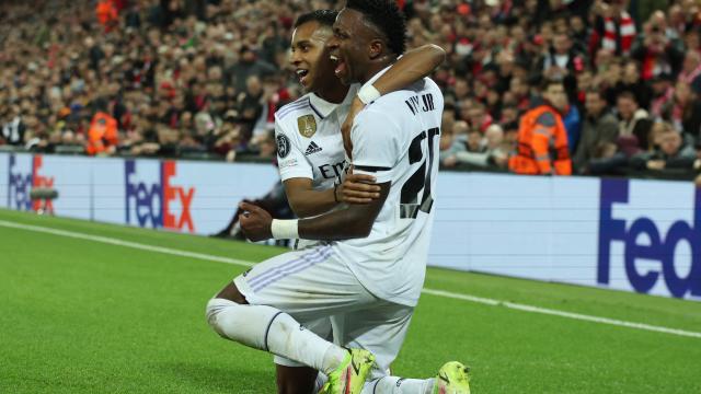 Vinicius y Rodrygo celebran uno de los goles del Real Madrid.